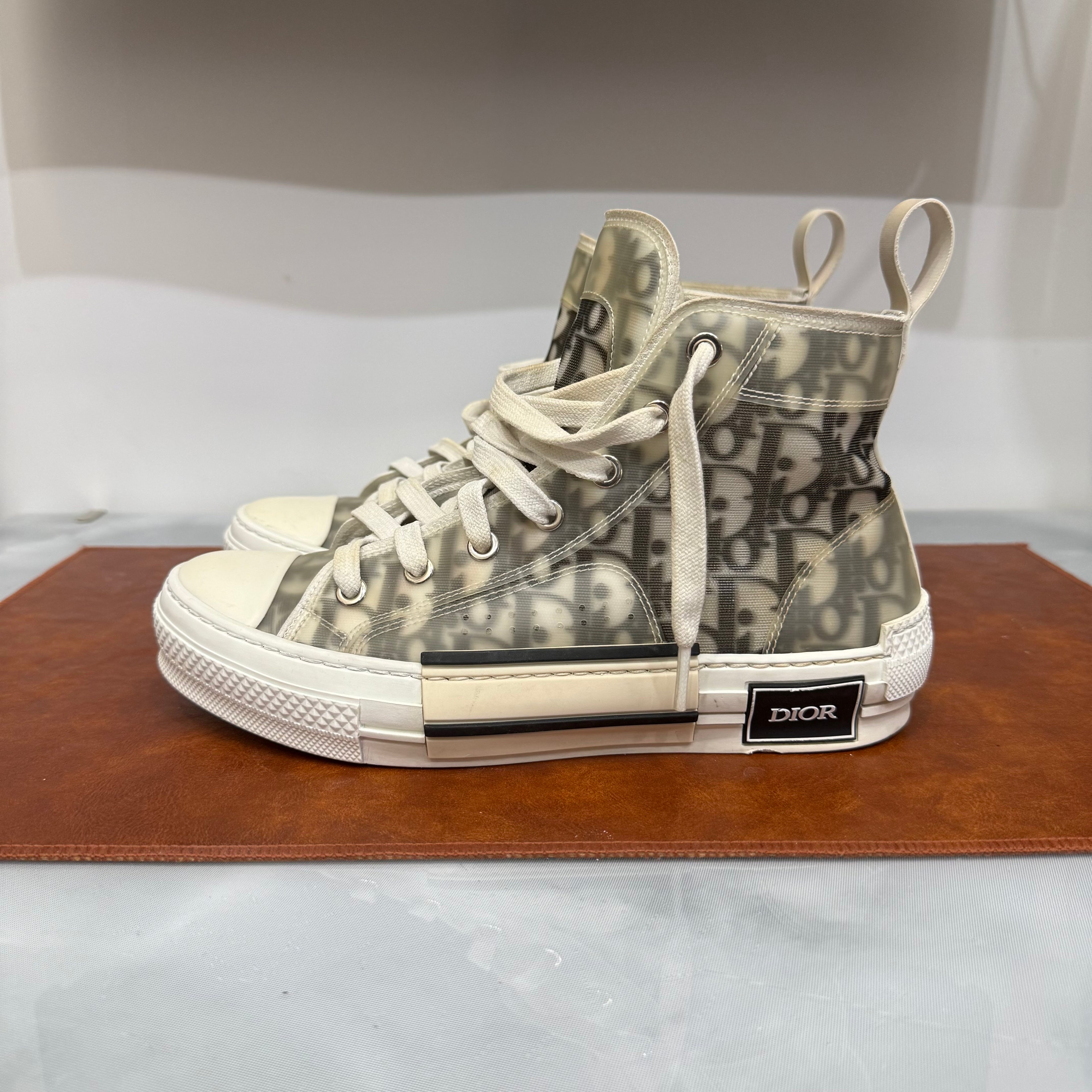 Christian Dior, B23, 37