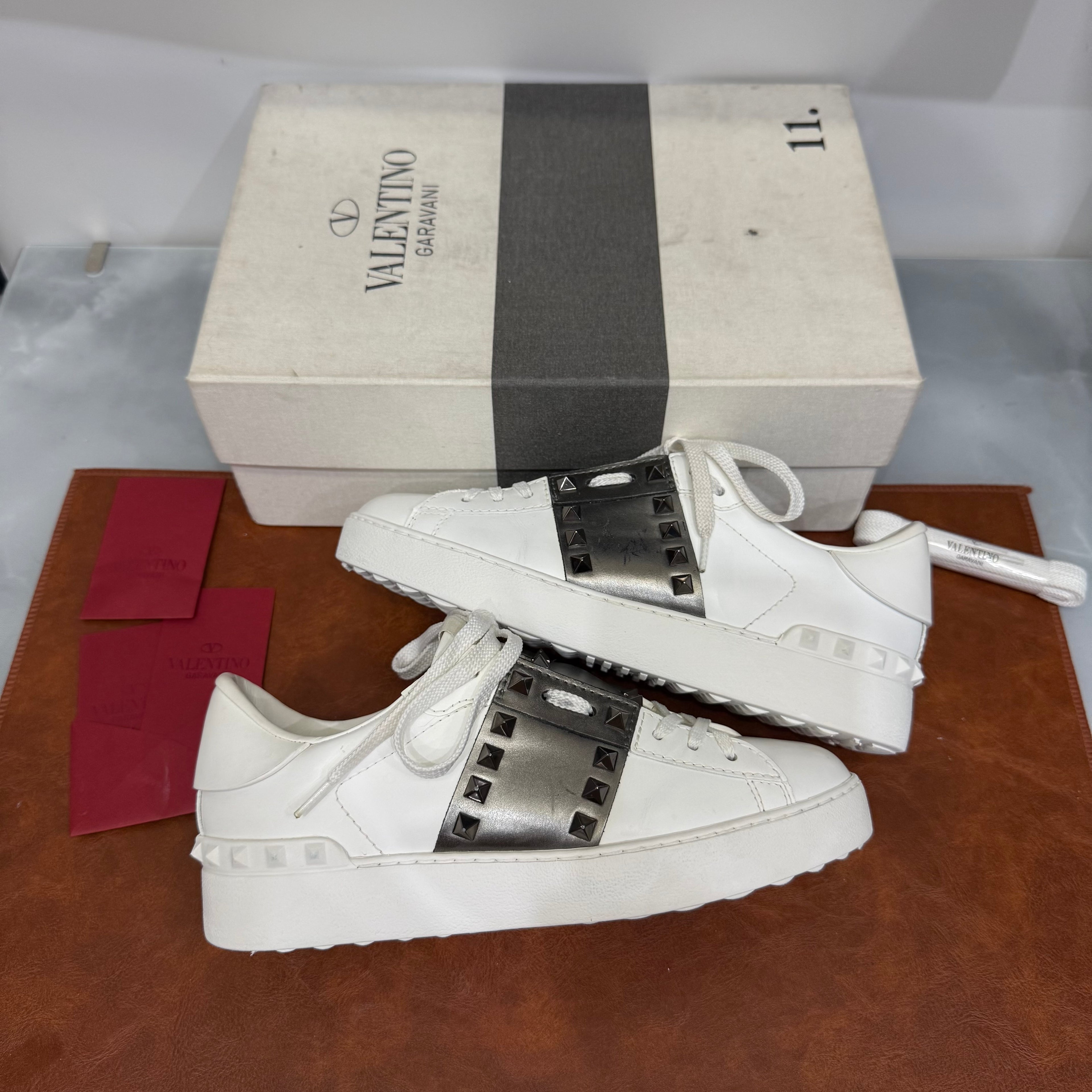 Valentino Garavani, Untitled, 36