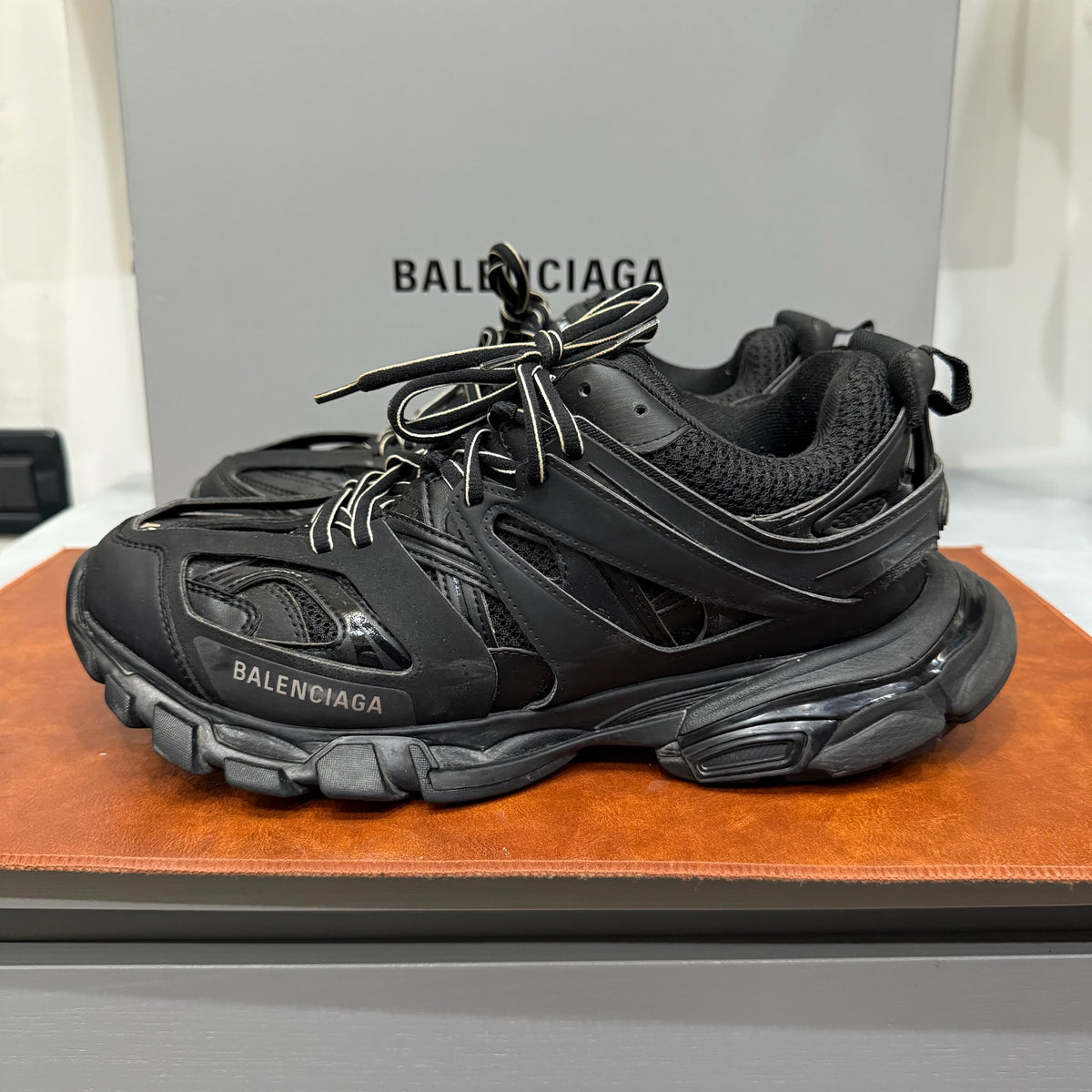 Balenciaga, Track, 43