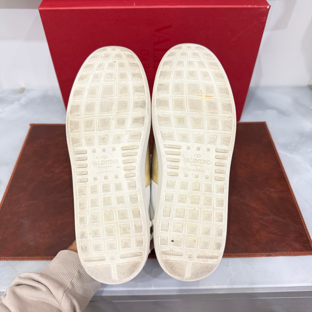Valentino Garavani, Open, 38