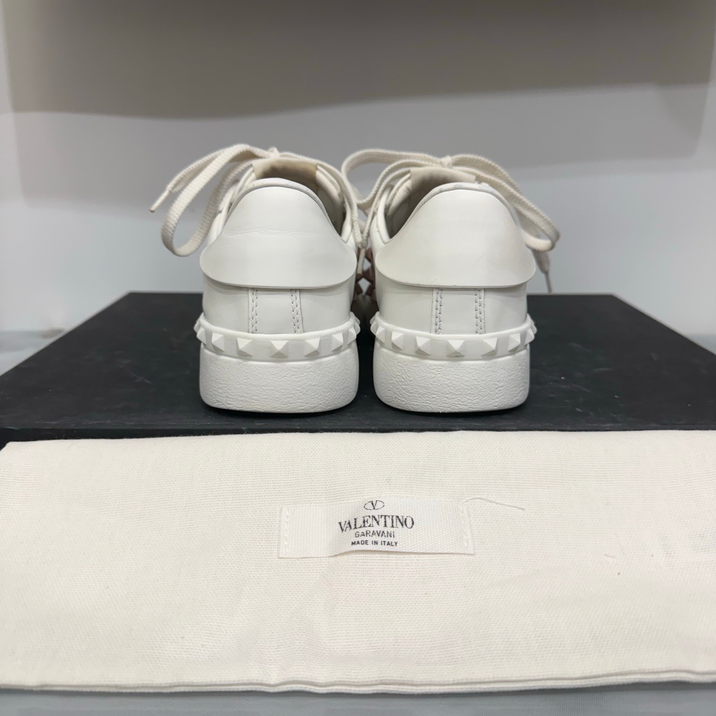 Valentino Garavani, Untitled, 37