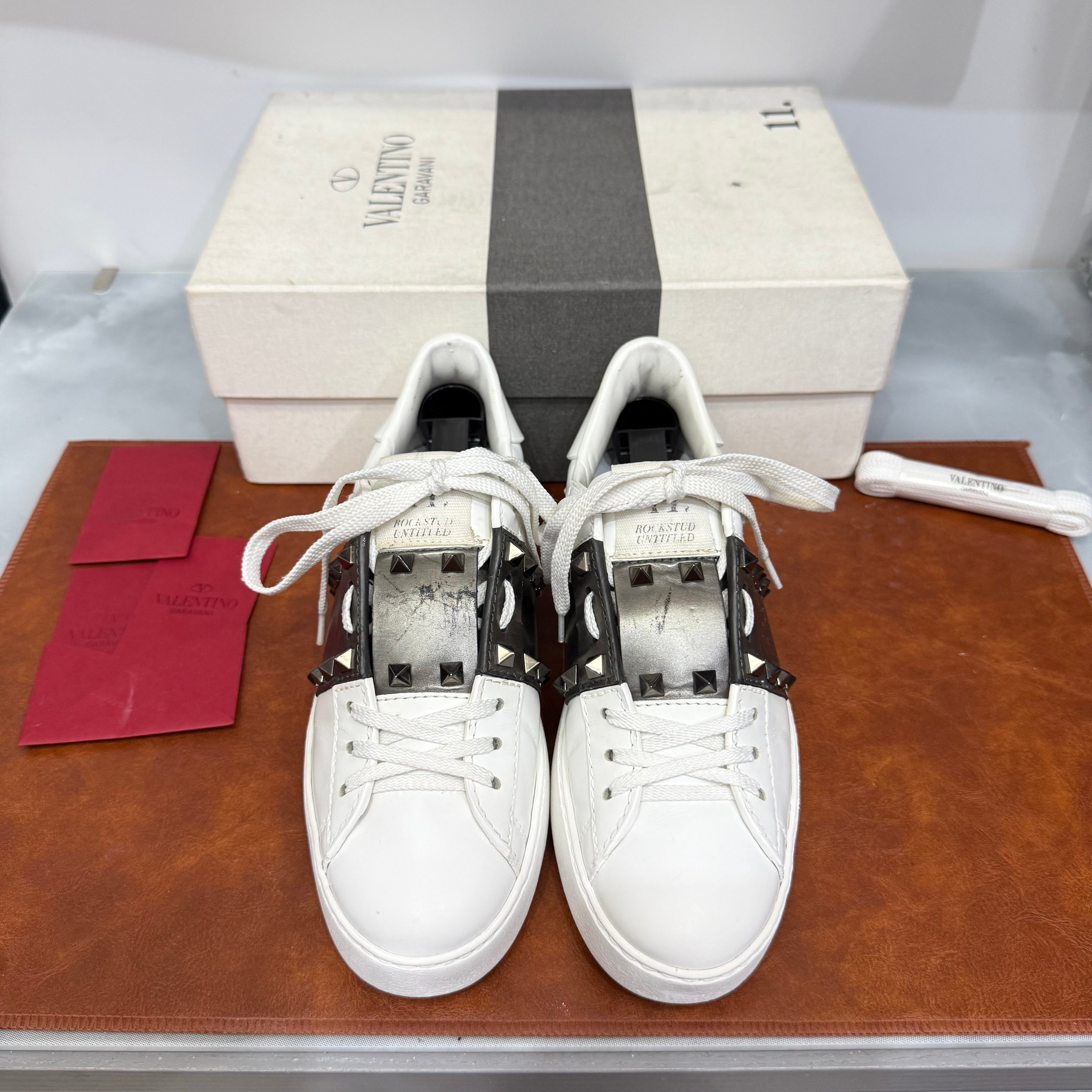 Valentino Garavani, Untitled, 36