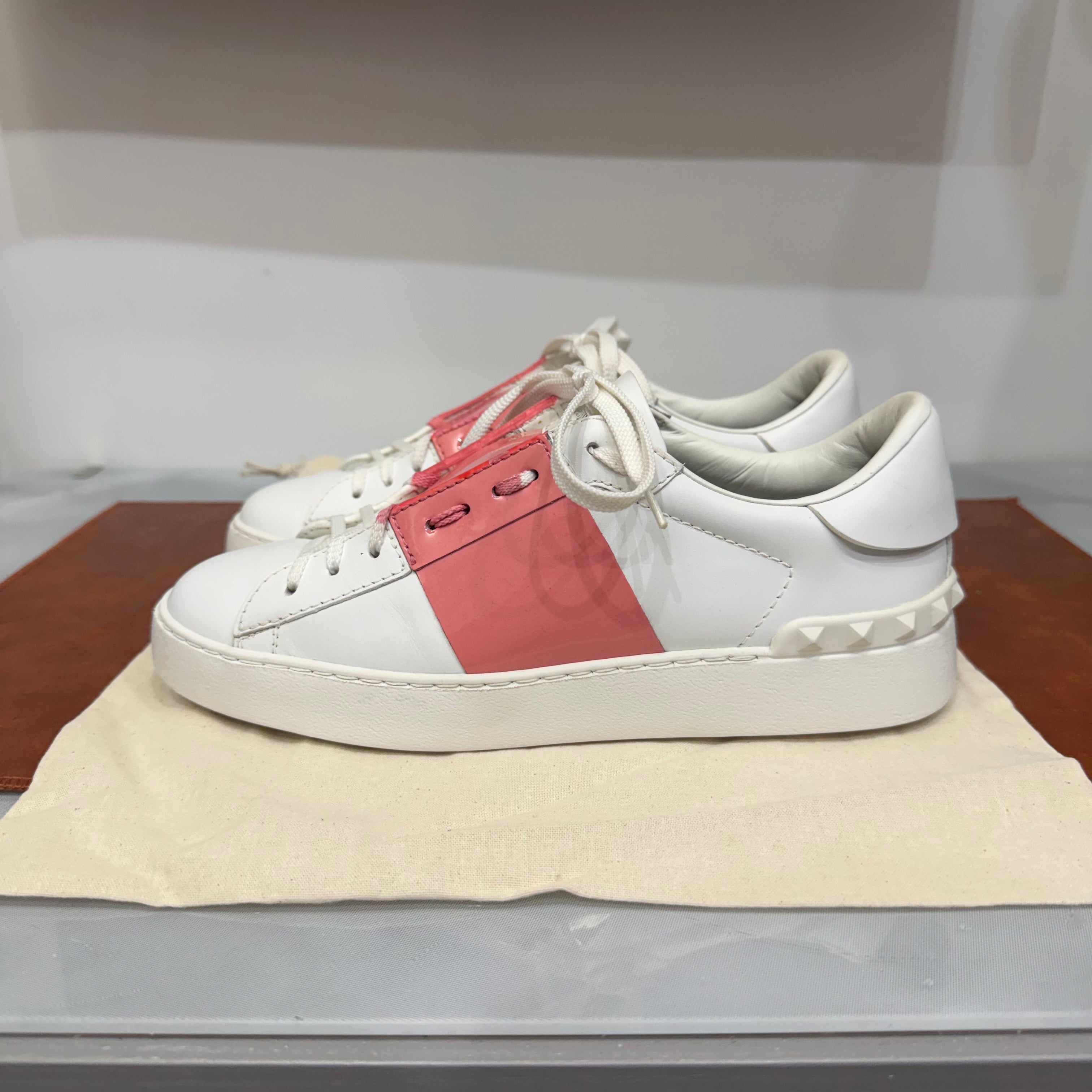 Valentino Garavani, Open, 38
