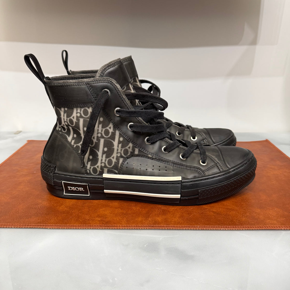 Christian Dior, B23, 42