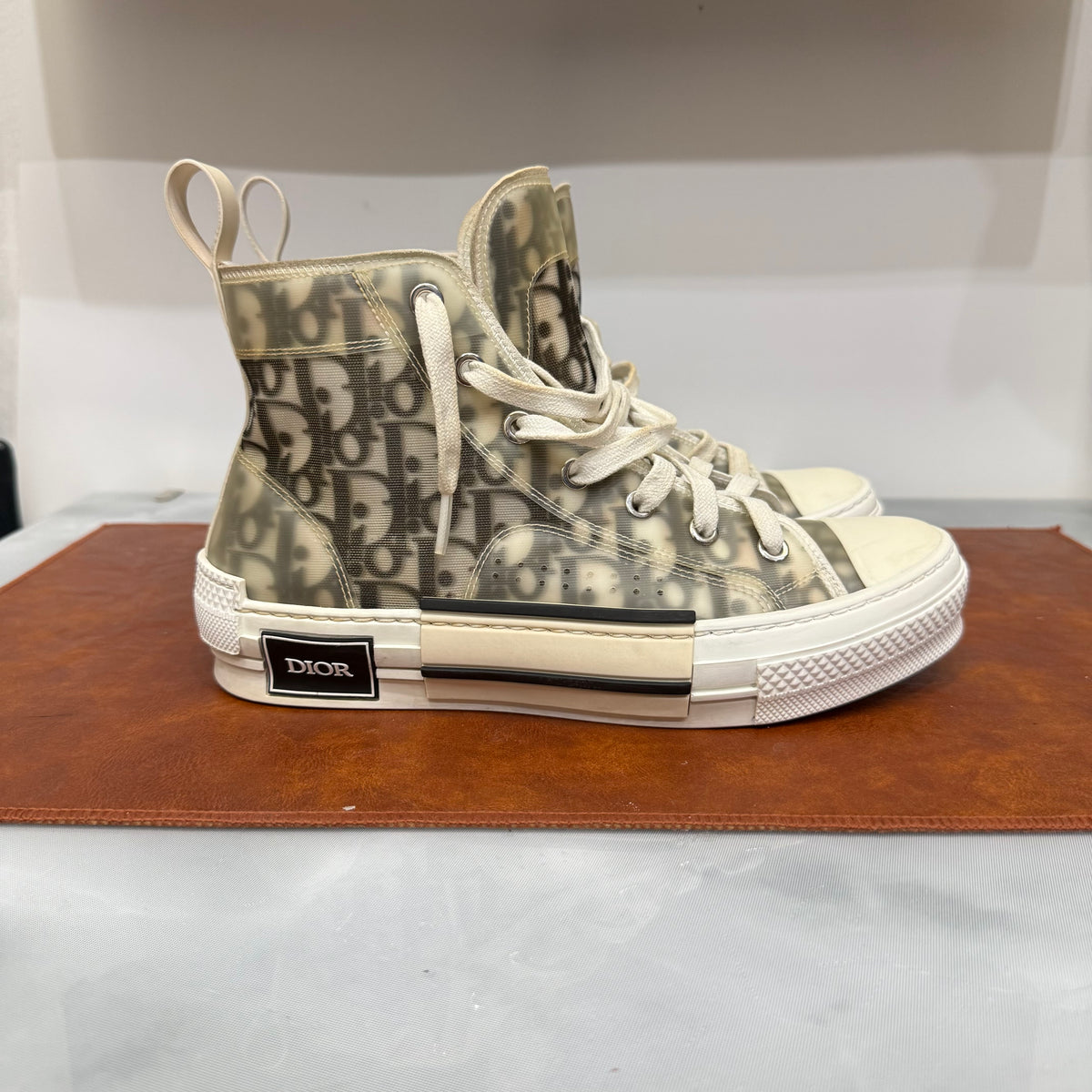 Christian Dior, B23, 37