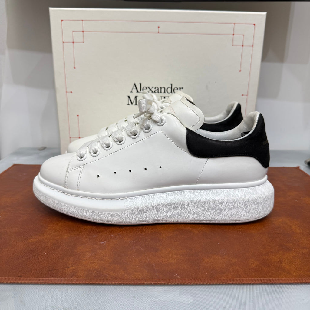 Alexander McQueen, 39
