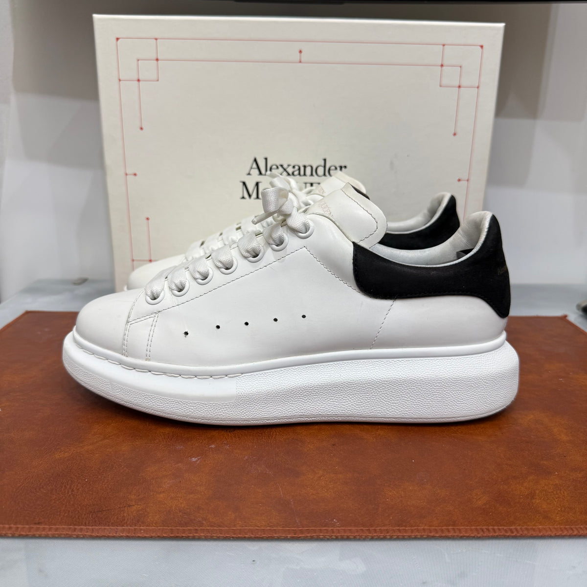 Alexander McQueen, 39