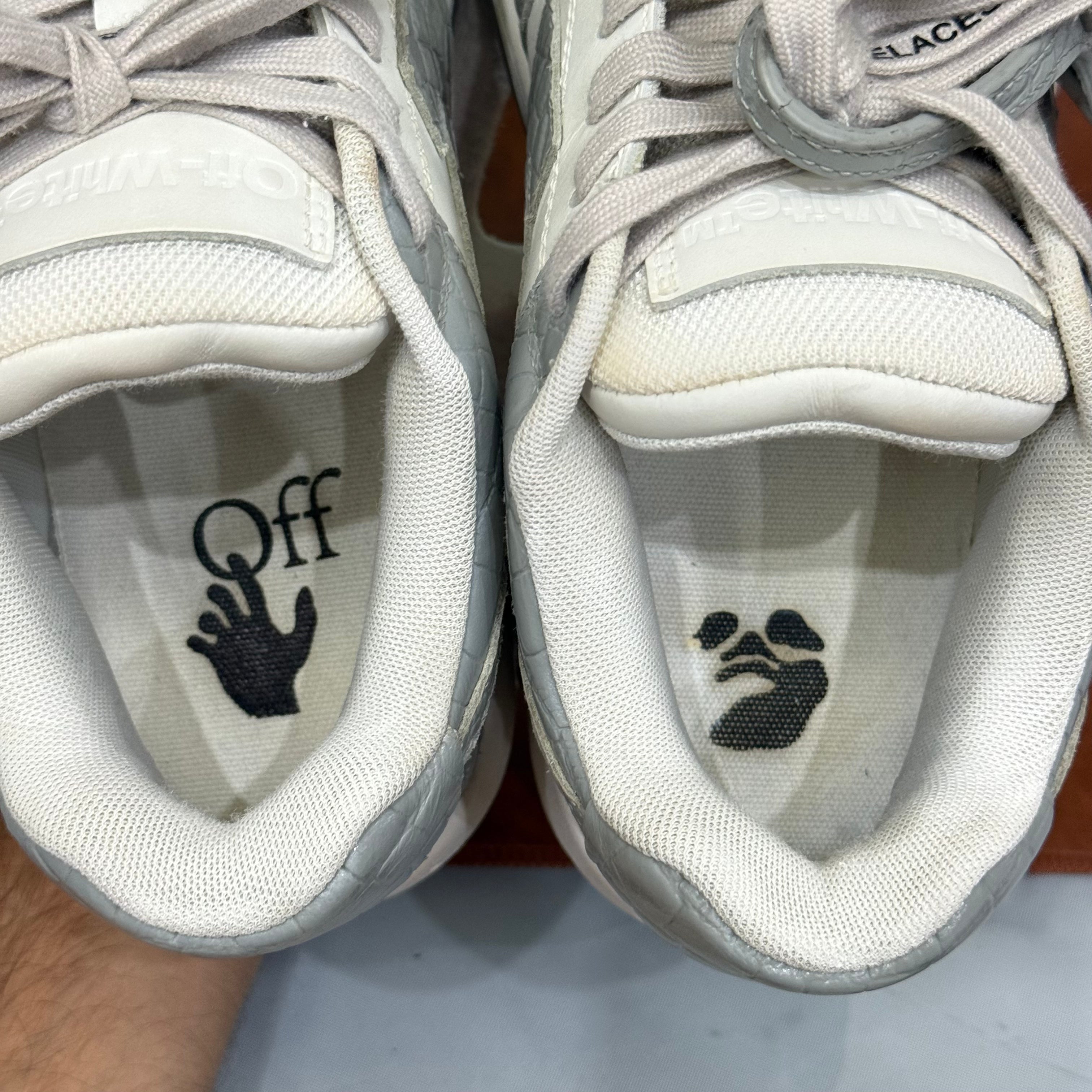 Off White, Out of Office, 42