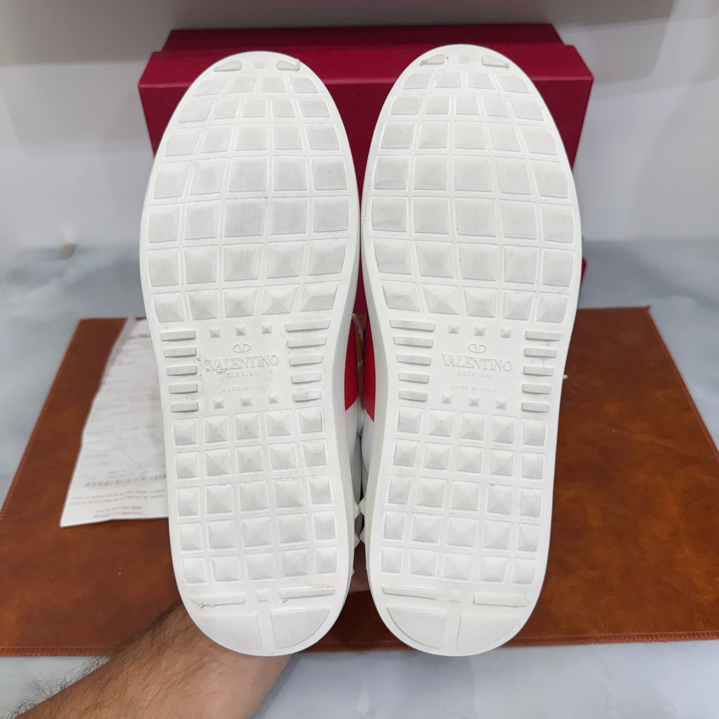 Valentino Garavani, Open, 36