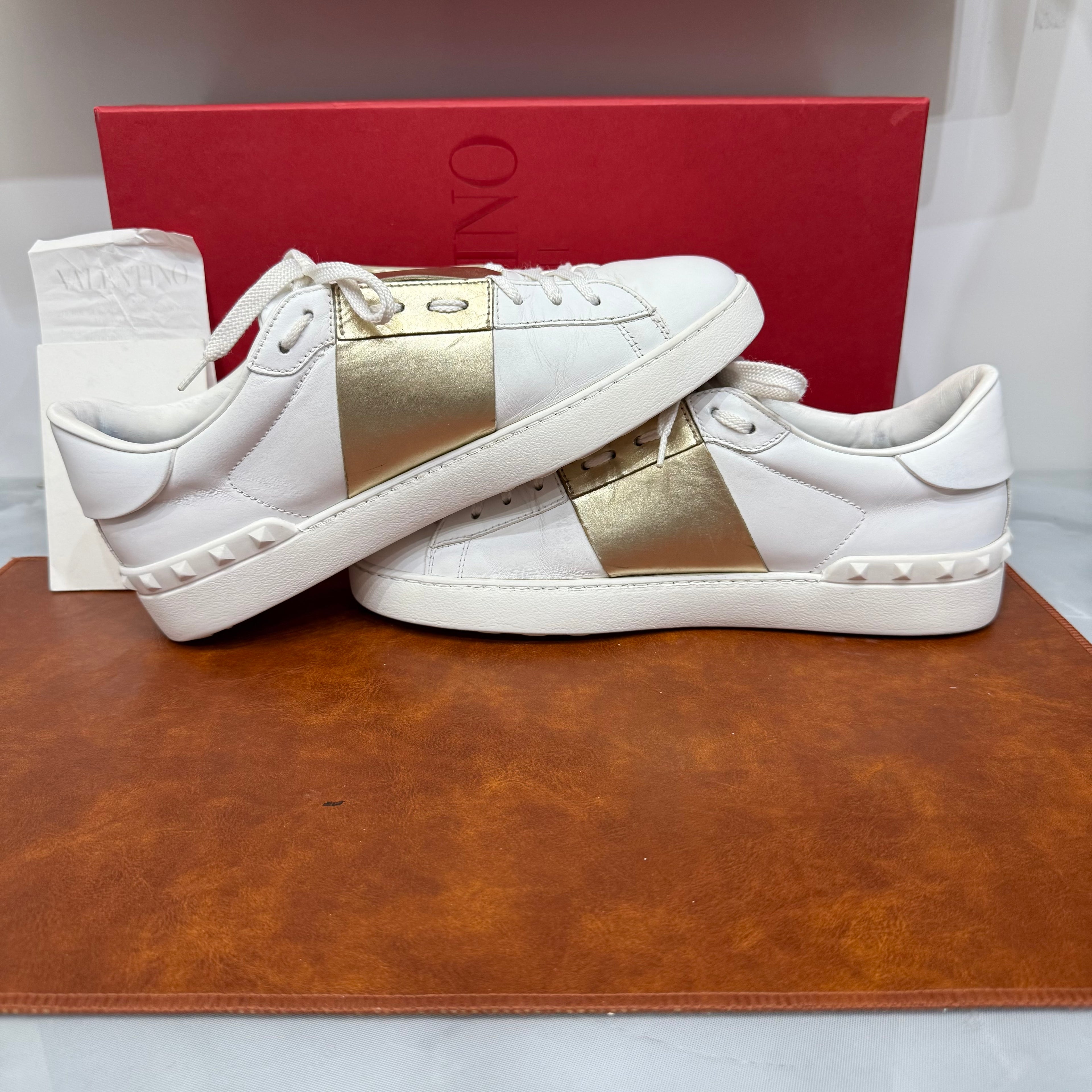Valentino Garavani, Open, 41