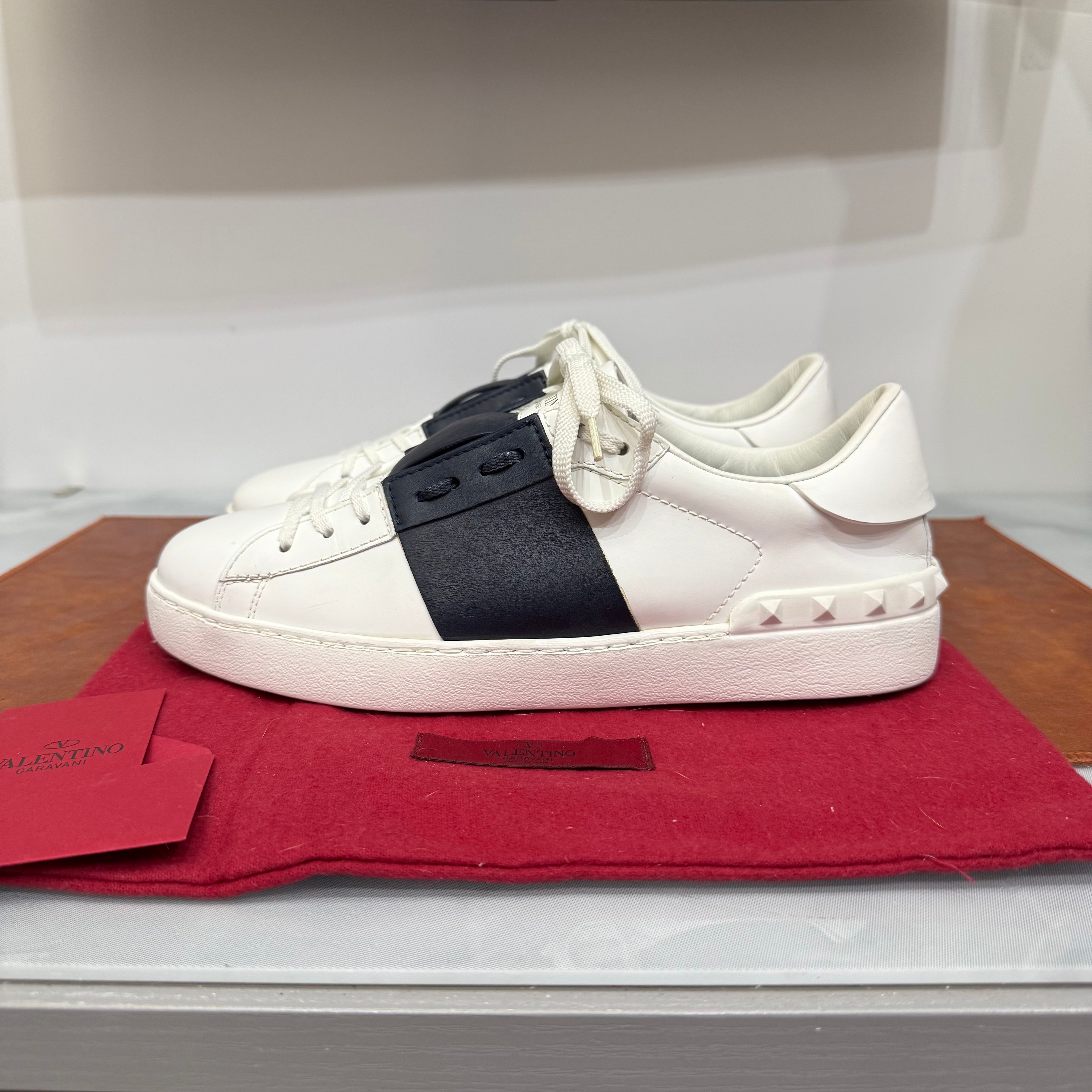 Valentino Garavani, Open, 39.5