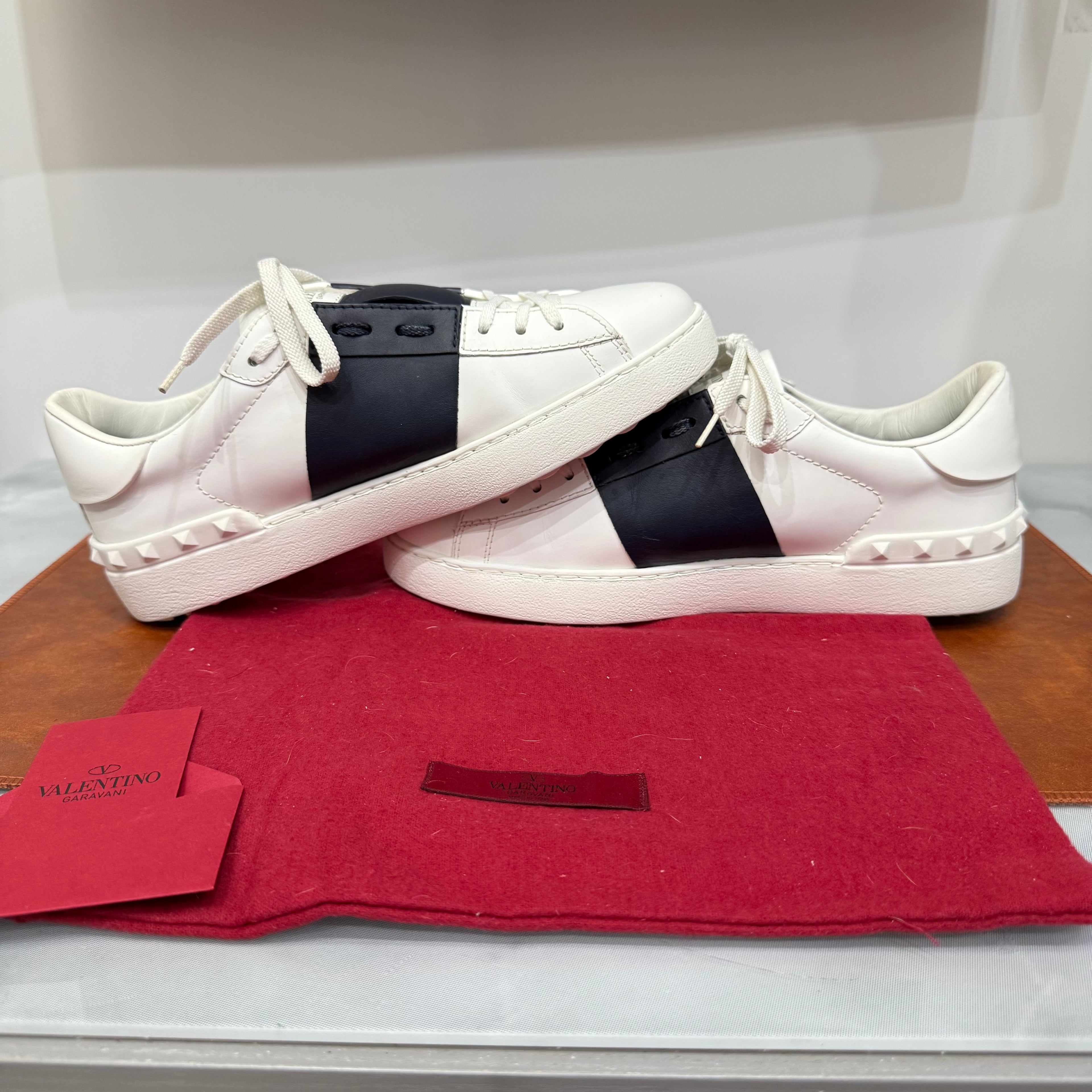 Valentino Garavani, Open, 39.5