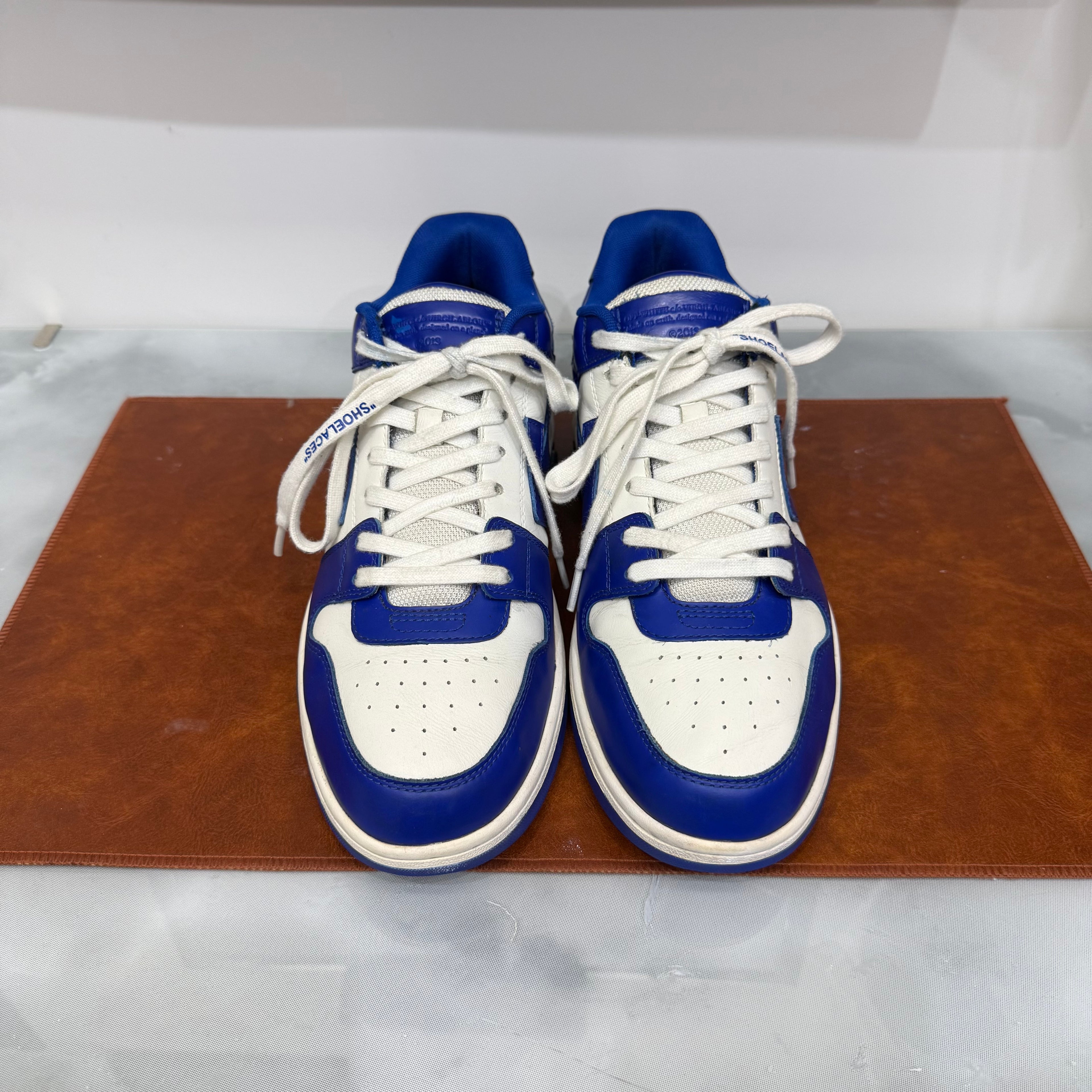 Off White, Out of Office, 43