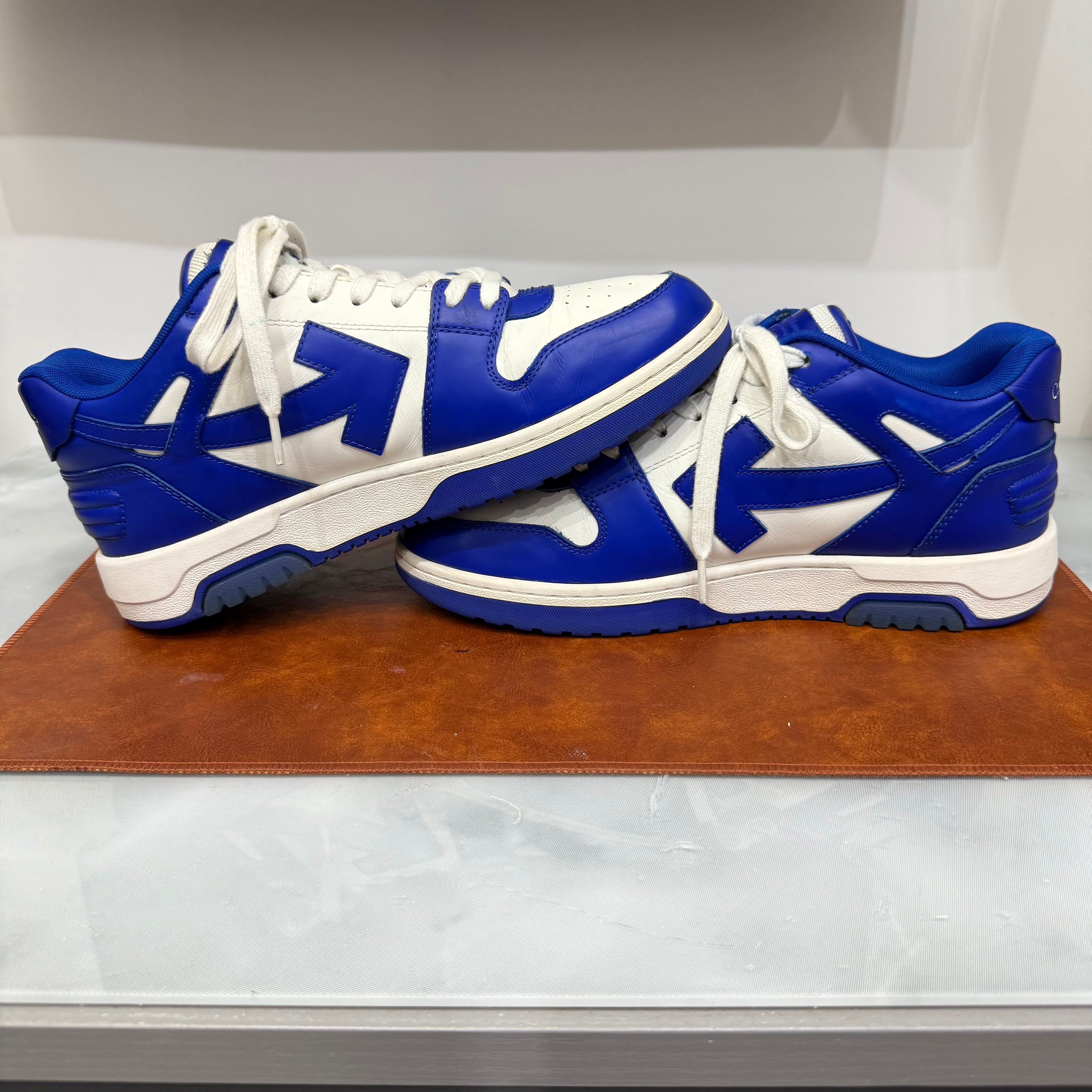 Off White, Out of Office, 43