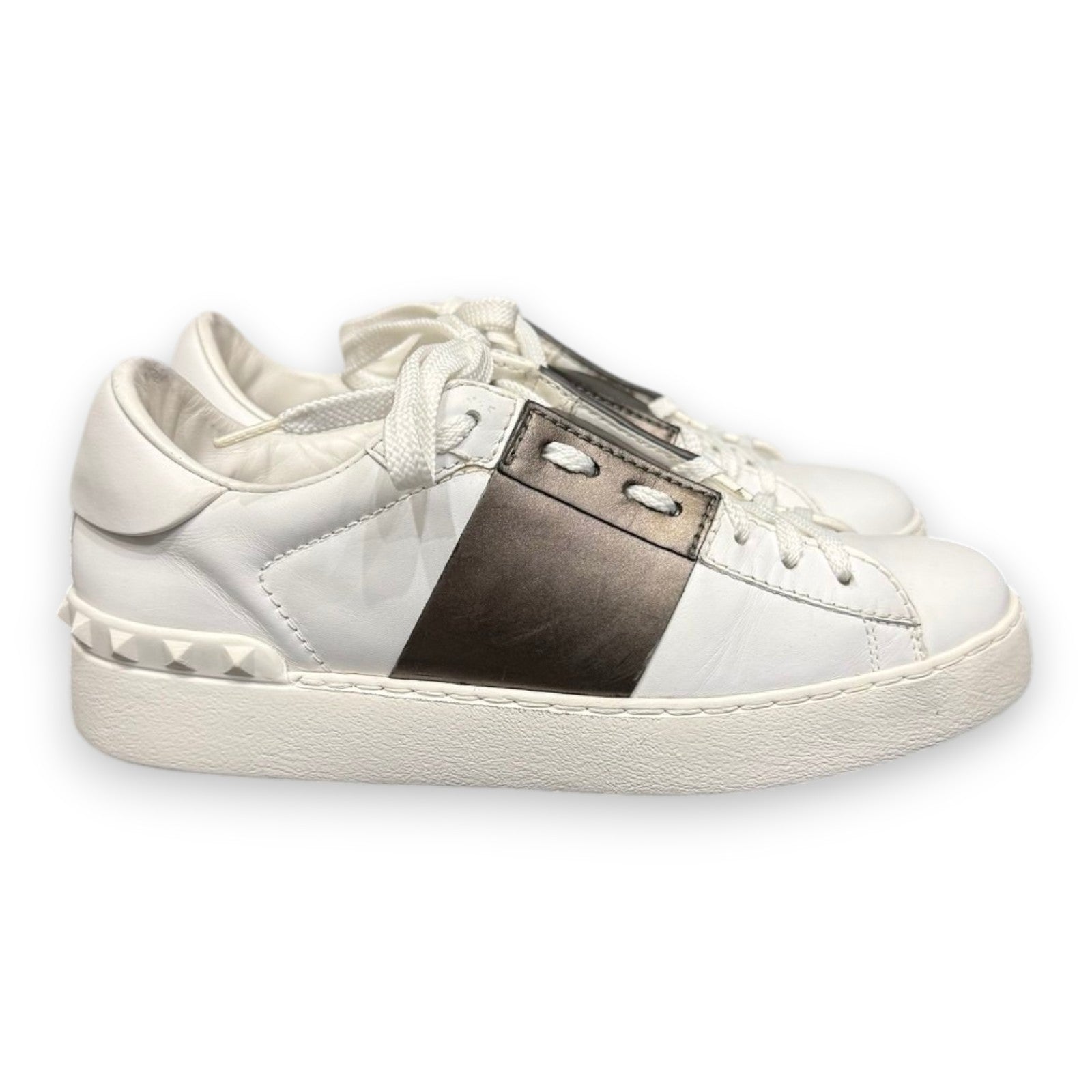 Valentino Garavani, Open, 35
