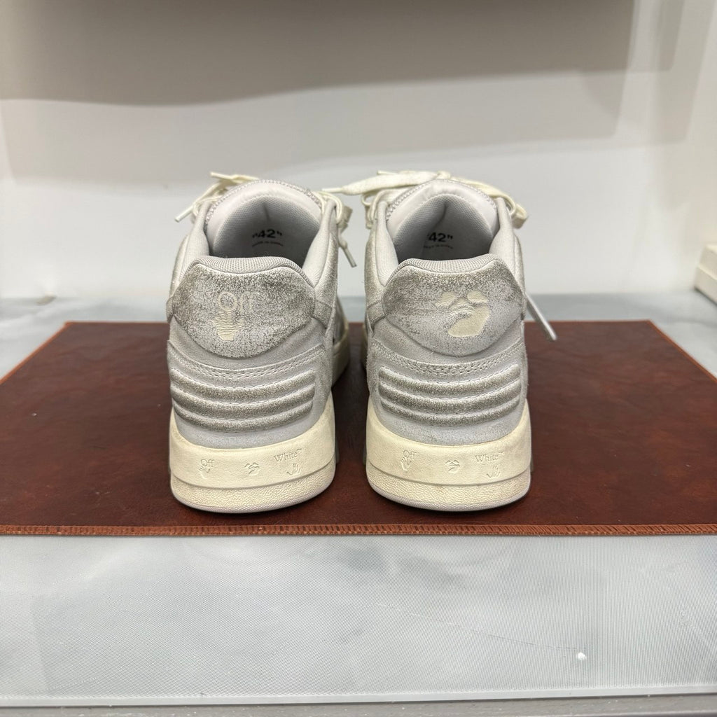 Off White, Out of Office, 42