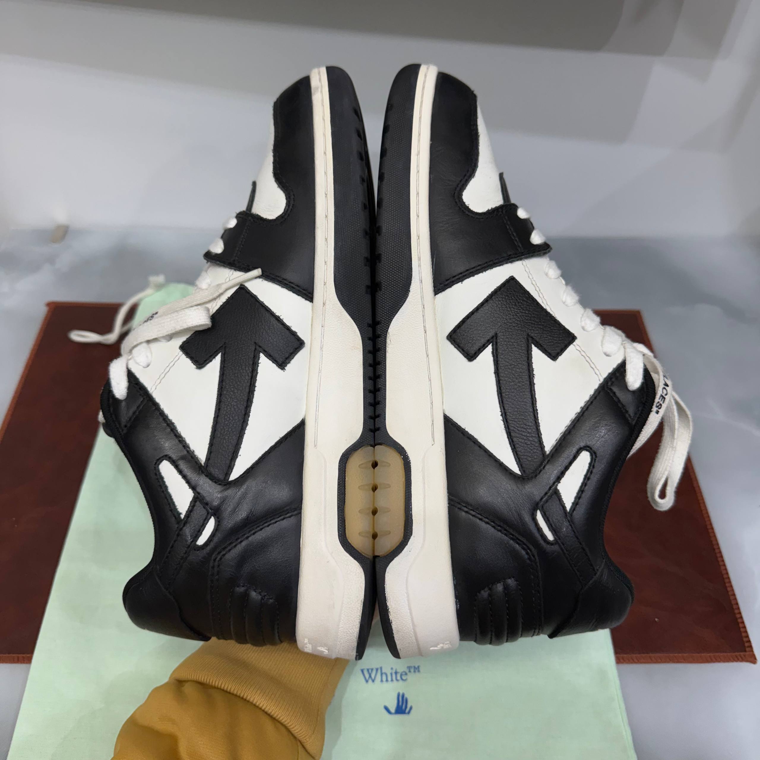 Off White, Out of Office, 42