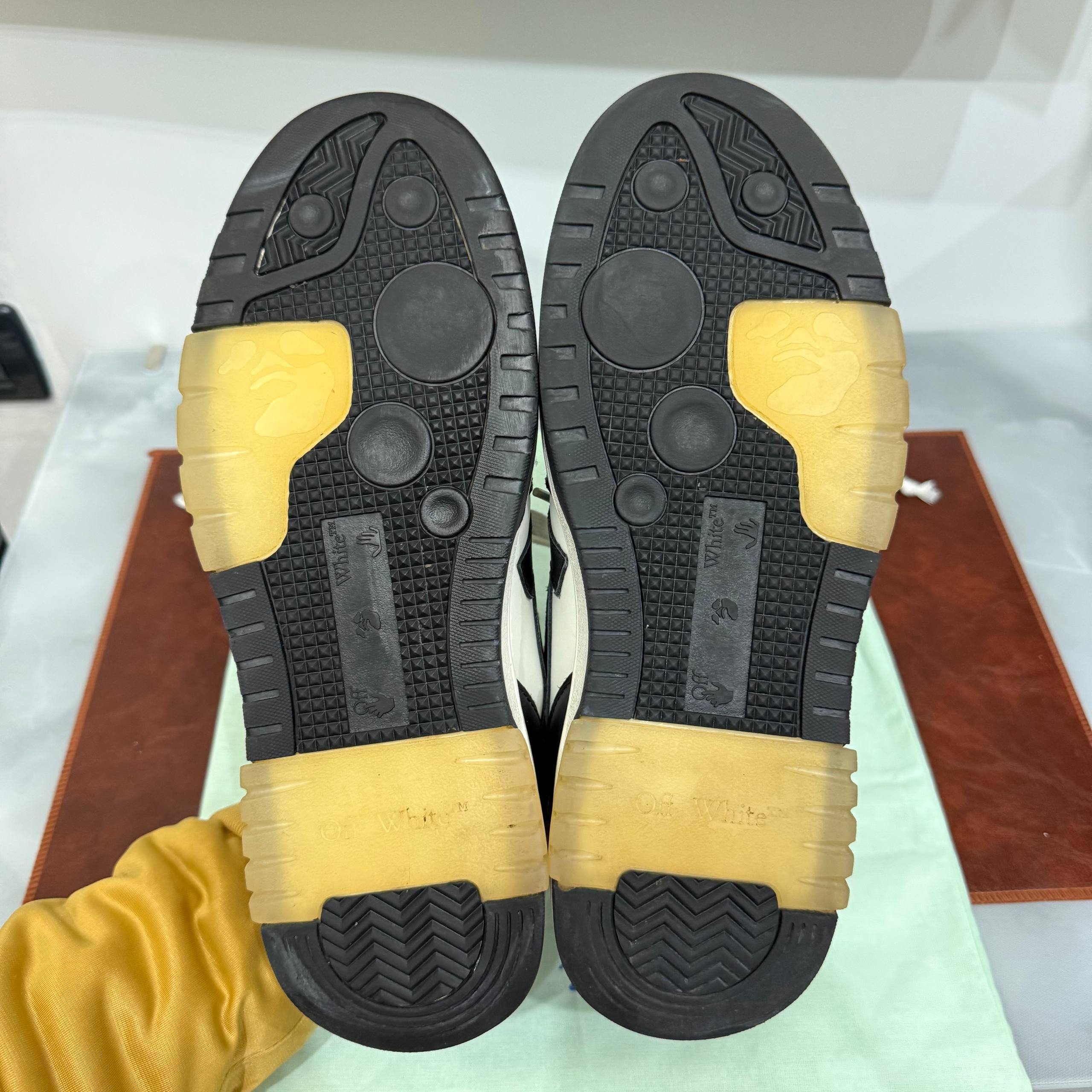 Off White, Out of Office, 42