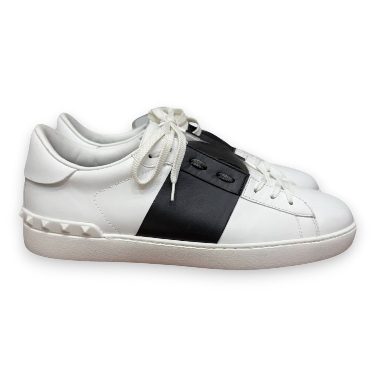 Valentino Garavani, Open, 43